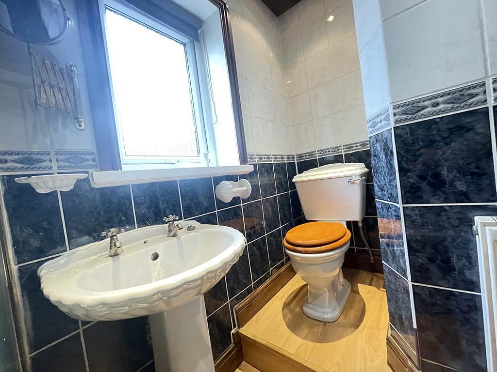 2 bedroom mid terrace house SSTC in Earby - Bathroom